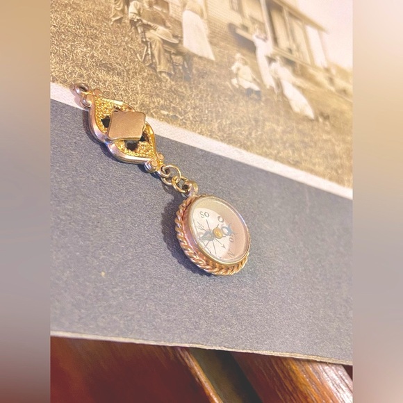Vintage Gold Filled Floral Adorned Compass and Filagree Link Pendant Fob Charm - Picture 7 of 11
